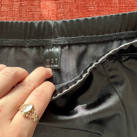 Skirt - Picture 3 of 3